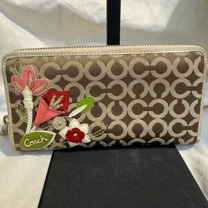 Rare Coach Japan OP Art Brown Sig Calla Lily Appliqué Zip Accordion Wallet